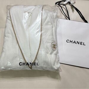 AUTH CHANEL CC logo White Gold Bath Robe Lounge Sleepwear NEW
